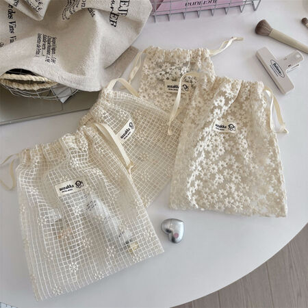 Romantic Series Daily Hollowed-Out Lace Gift Wrapping Jewelry Bags 2