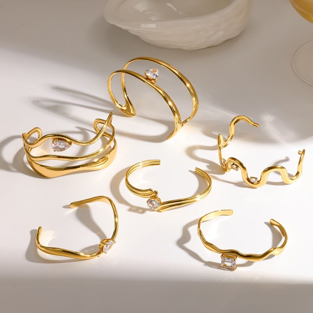 Simple Geometric Shape Stainless Steel Waterproof Gold Color Rhinestone Women's Cuff Bracelets Picture2