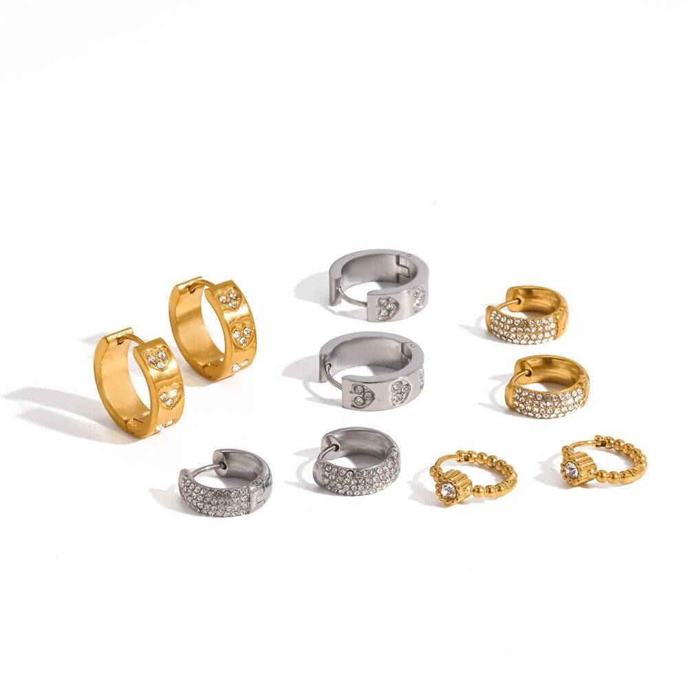 Orecchini A Cerchio Da Donna Classic Series Daily Con Forma Geometrica, In Acciaio Inossidabile, Impermeabili, Color Oro E Strass. Immagine3