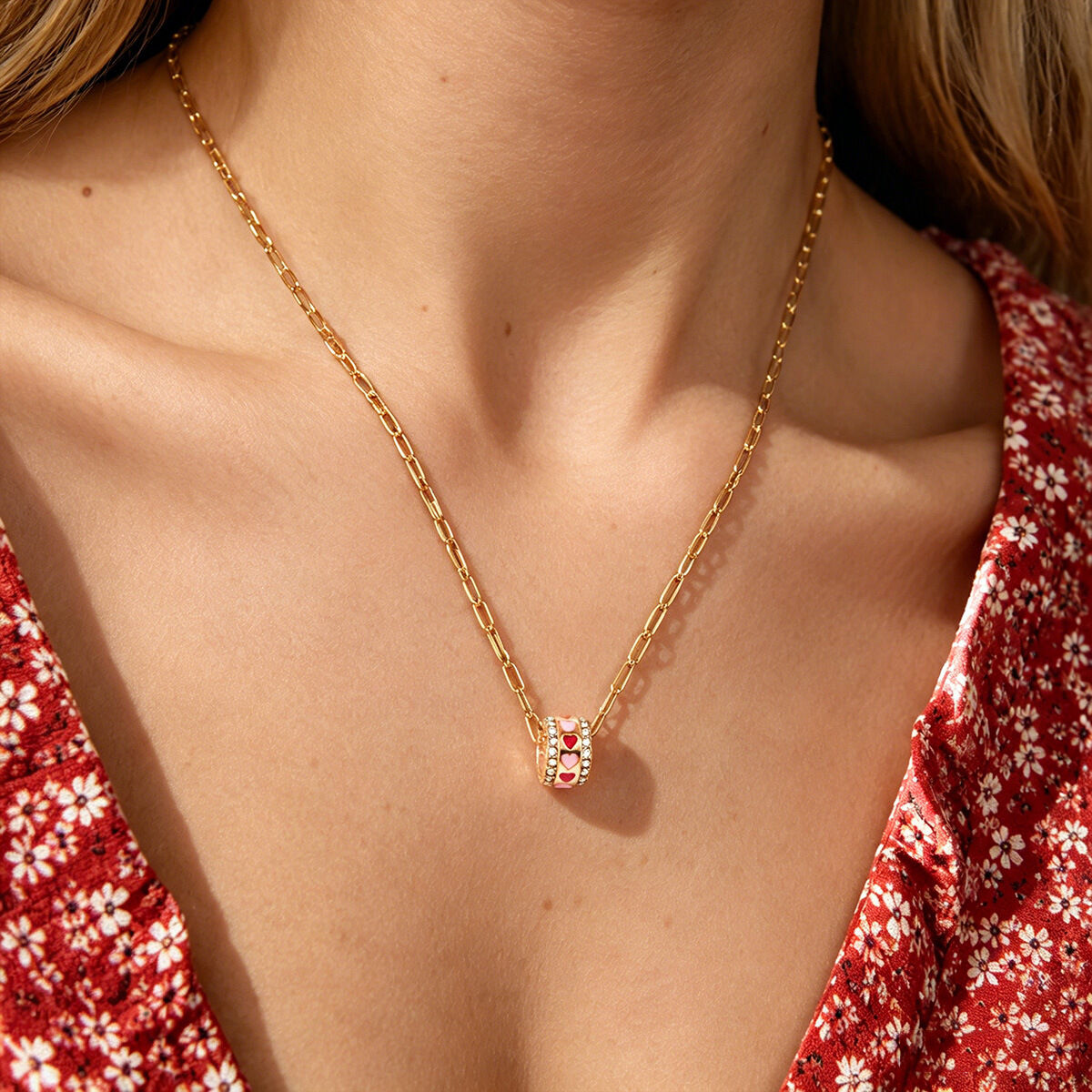 Collares Con Colgante De Cadena De Acero Inoxidable Color Dorado, Con Diseño De Corazón Y Bonito De La Serie Simple.