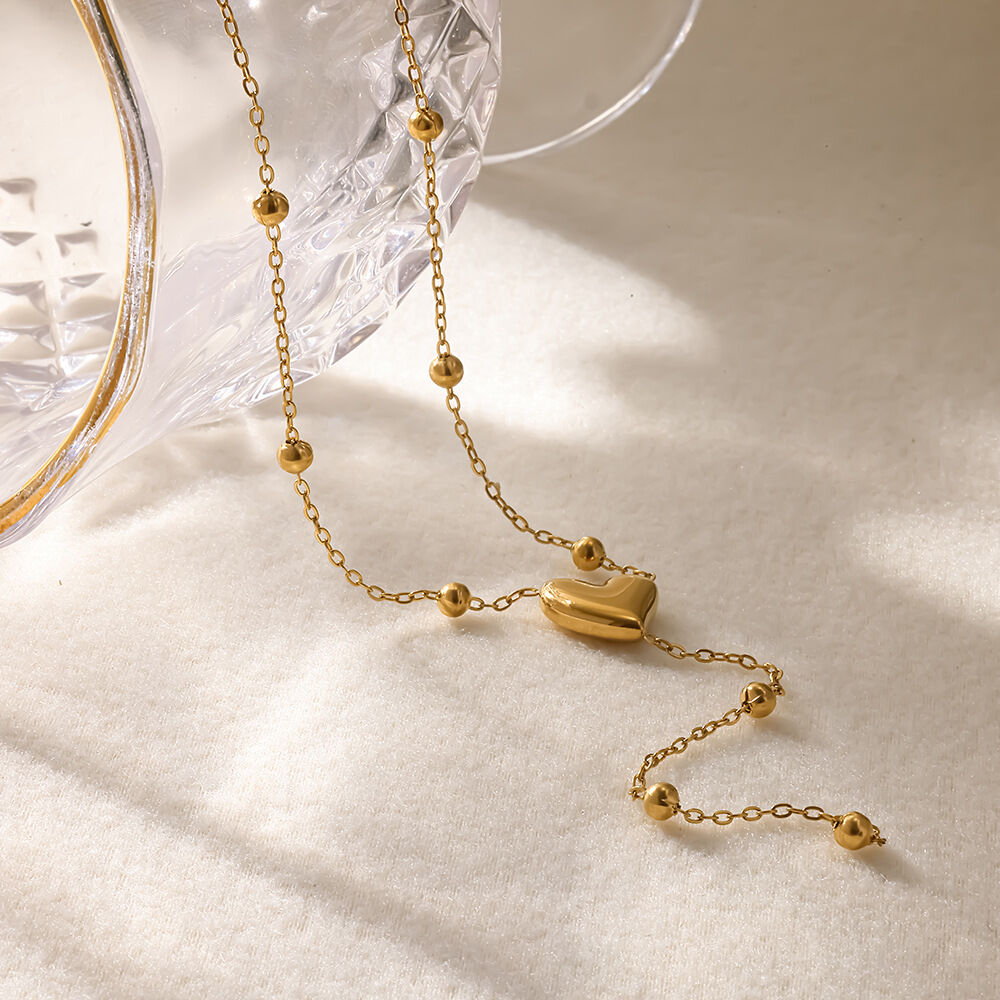 Simple Series Casual Heart Stainless Steel Waterproof Gold Color Women's Pendant Necklaces Picture2