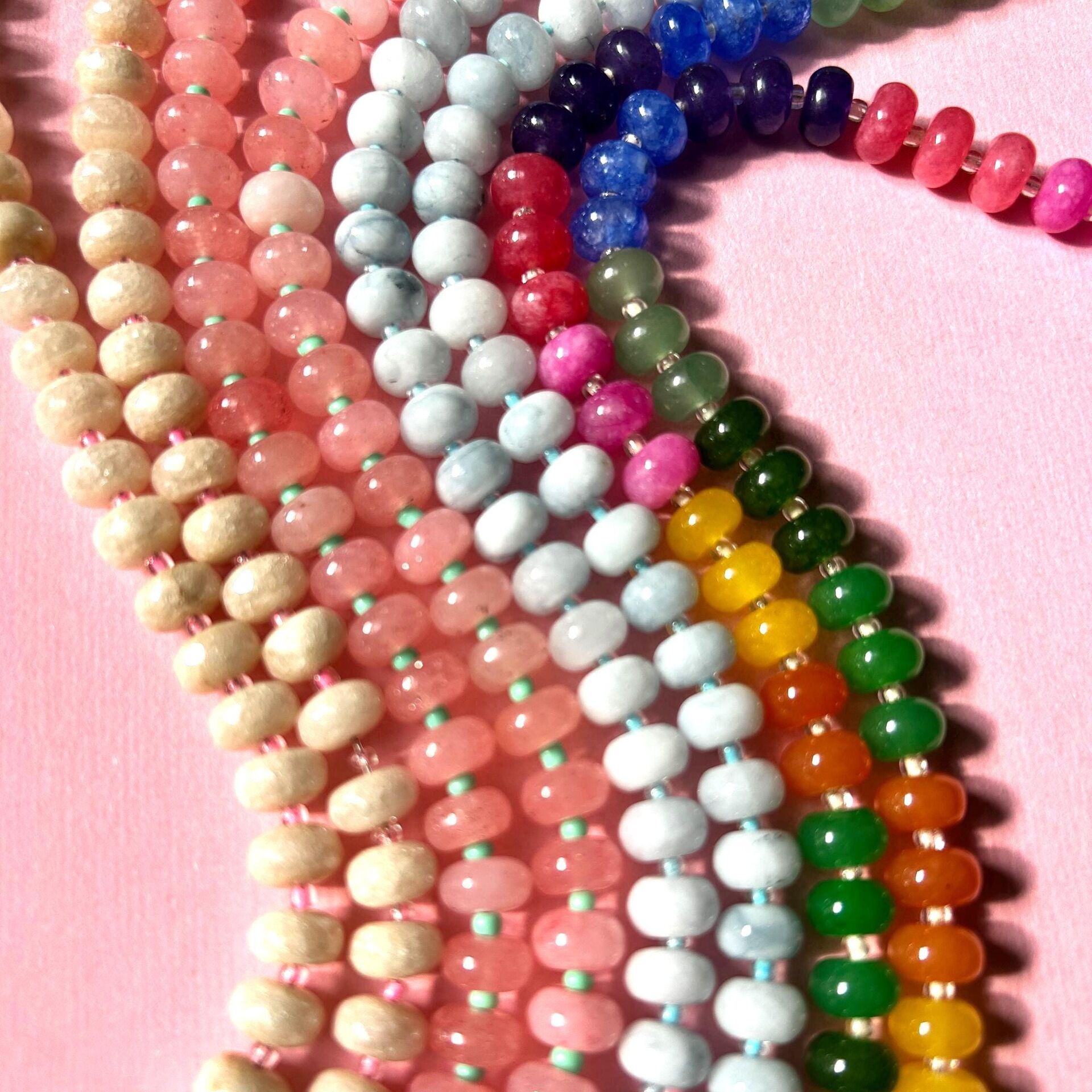 Collares De Mujer Con Cuentas De Resina Dorada De La Serie Romantic Cute Beads Fish h5 Imagen3