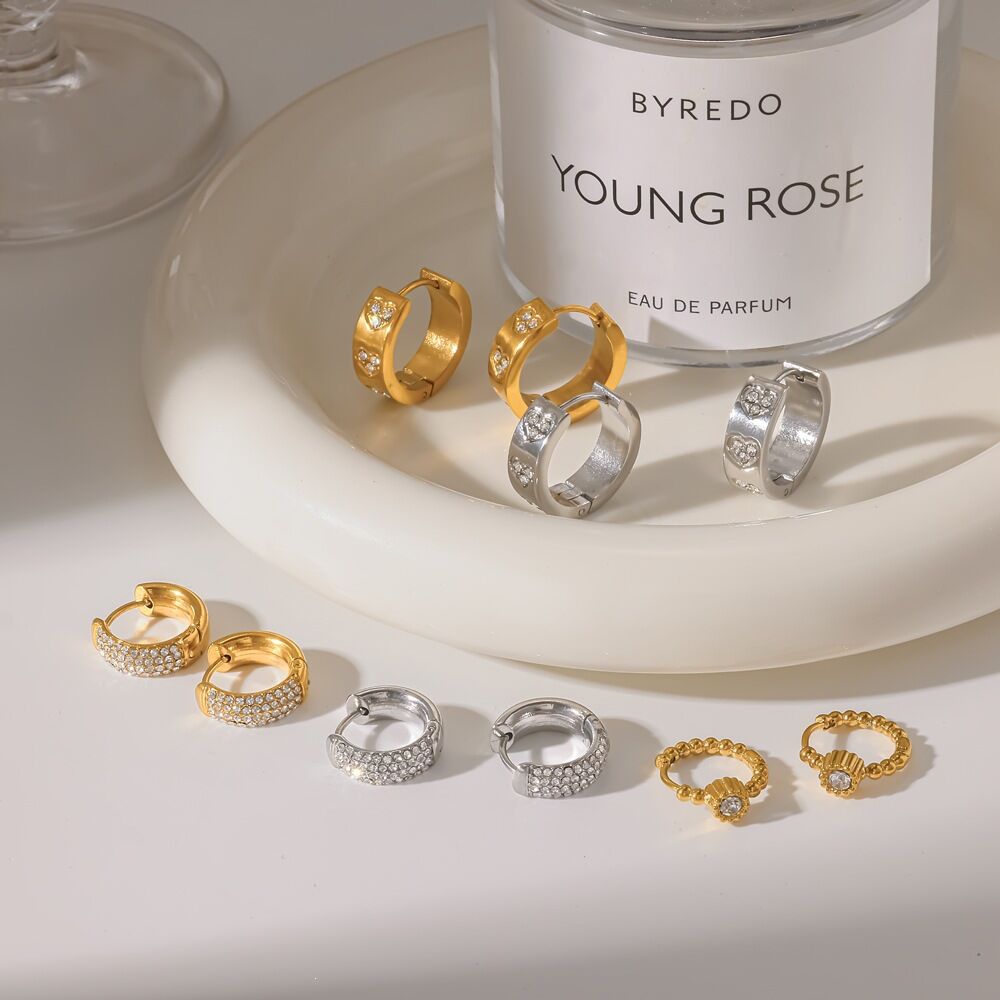 Orecchini A Cerchio Da Donna Classic Series Daily Con Forma Geometrica, In Acciaio Inossidabile, Impermeabili, Color Oro E Strass. h5 Immagine2