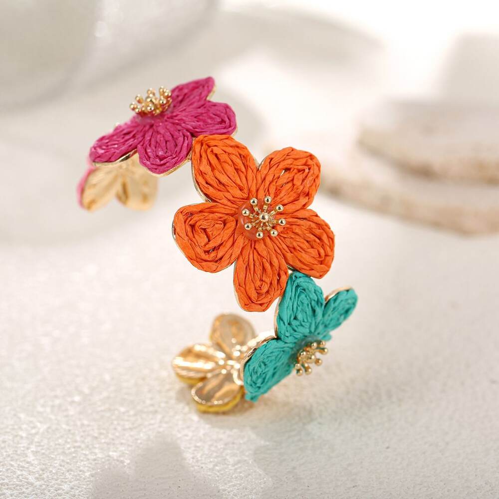 Simple Series Vacation Flower Woven Raffia Women's Bangles