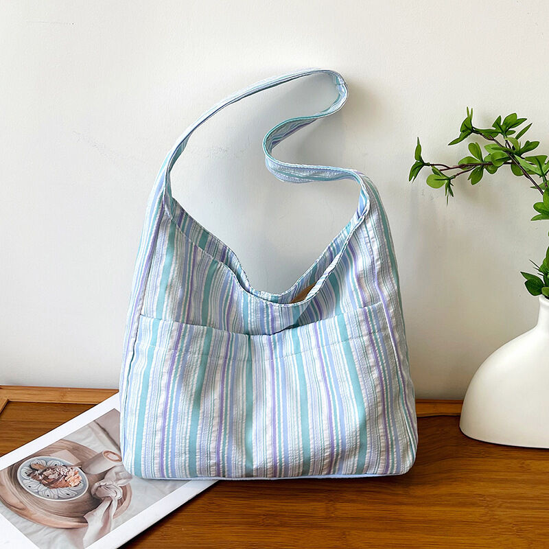 Casual Style None Stripe Nylon Women's Shoulder Bags Picture2