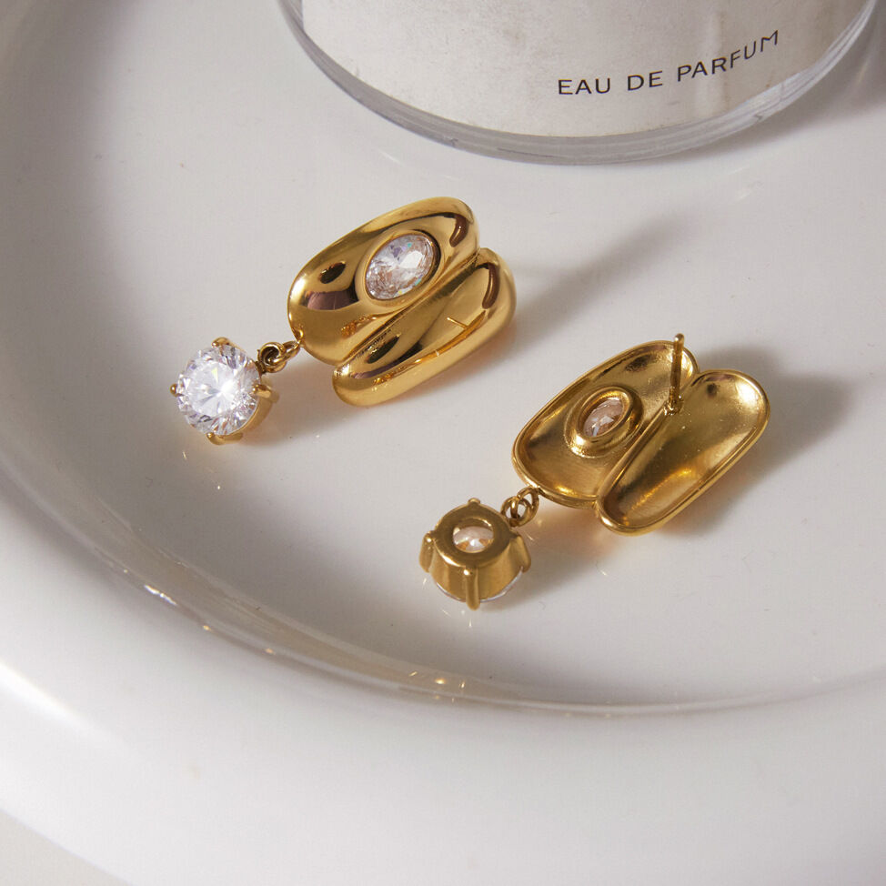 Luxurious Series Elegant Irregular Shape Stainless Steel Waterproof Zircon Women's Stud Earrings h5 Picture4
