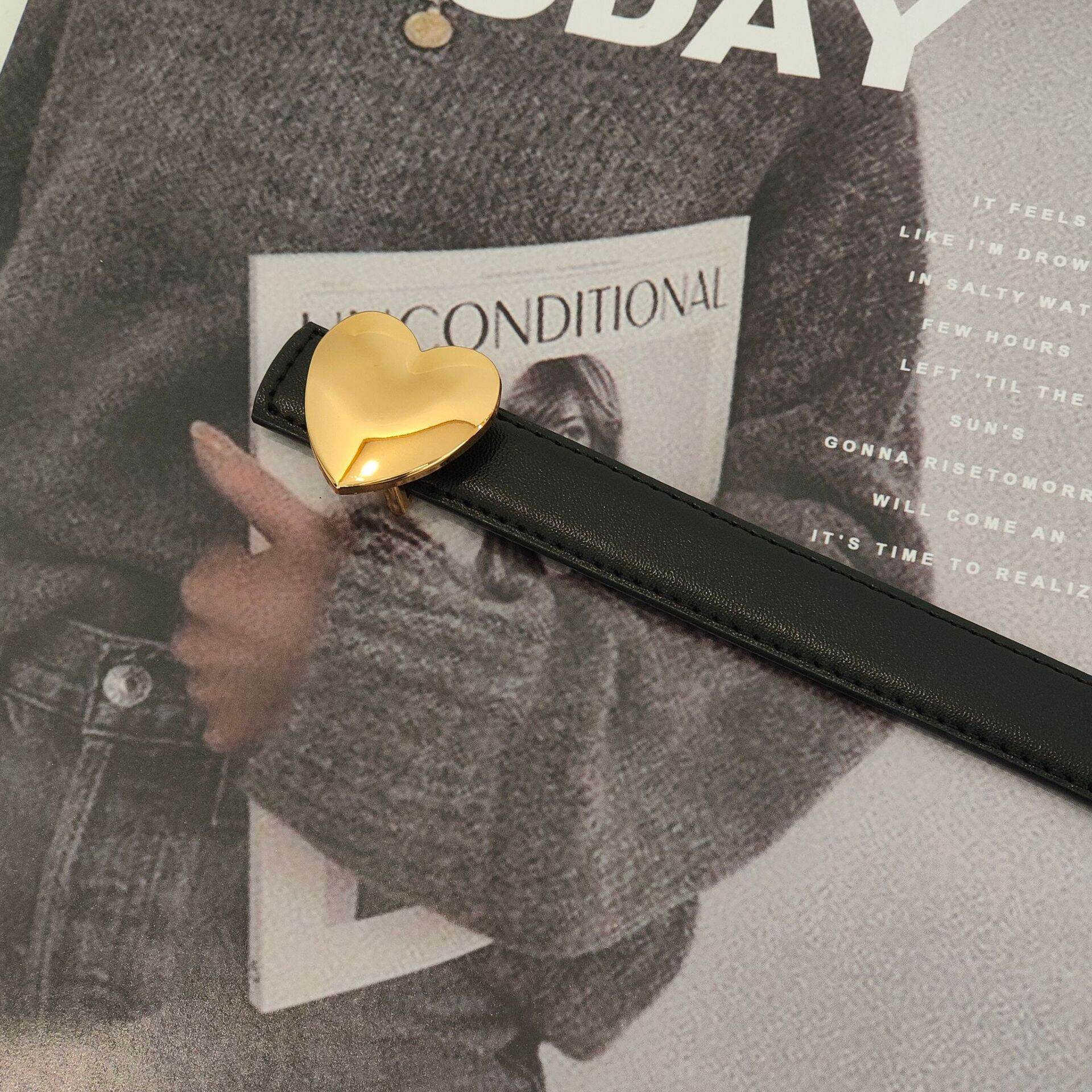 Simple Series Casual Heart Solid Color Leather Belt 