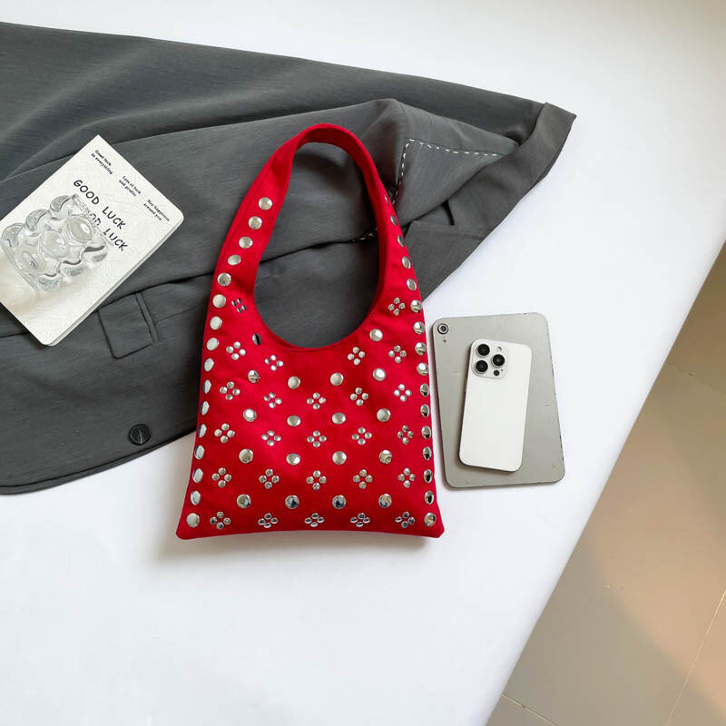 Borsa A Tracolla Quadrata Da Donna In Pelle Scamosciata Tinta Unita, Stile Old Money, Con Borchie In Metallo. h5 Immagine4