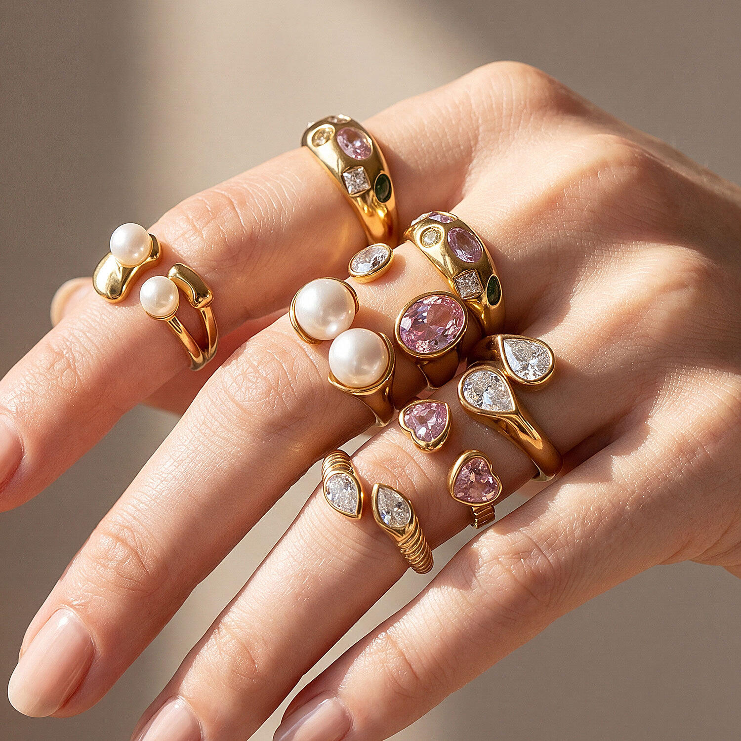 Luxe serie dagelijkse, onregelmatig gevormde, waterdichte, roestvrijstalen ringen met zirkonia voor dames.