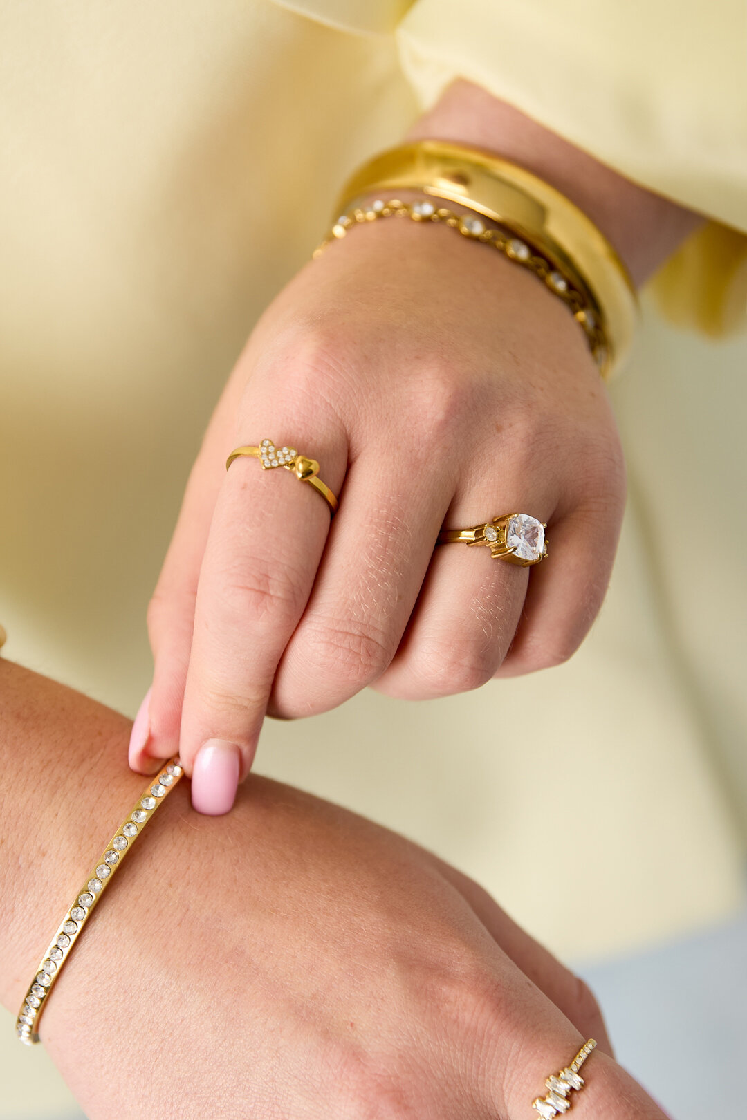 Adjustable statement ring with cubic zirconia stones h5 Picture2