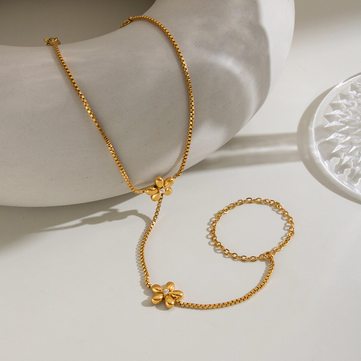 Flower Shape Stainless Steel Waterproof  Gold Color Women's Hand Chain h5 Picture6