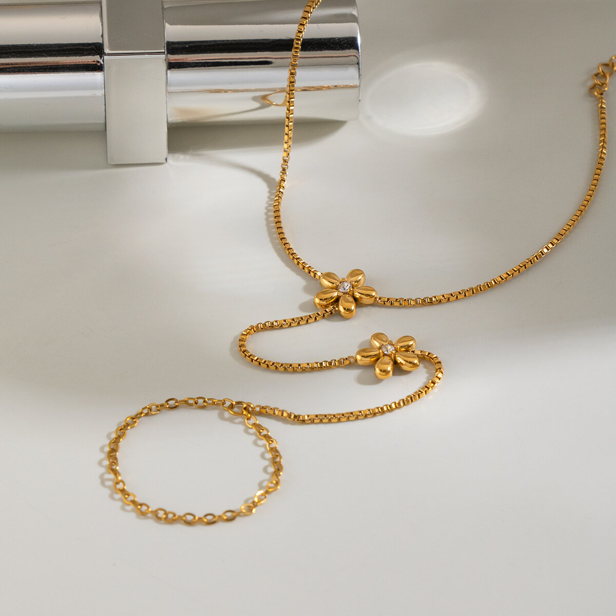 Flower Shape Stainless Steel Waterproof  Gold Color Women's Hand Chain h5 Picture2