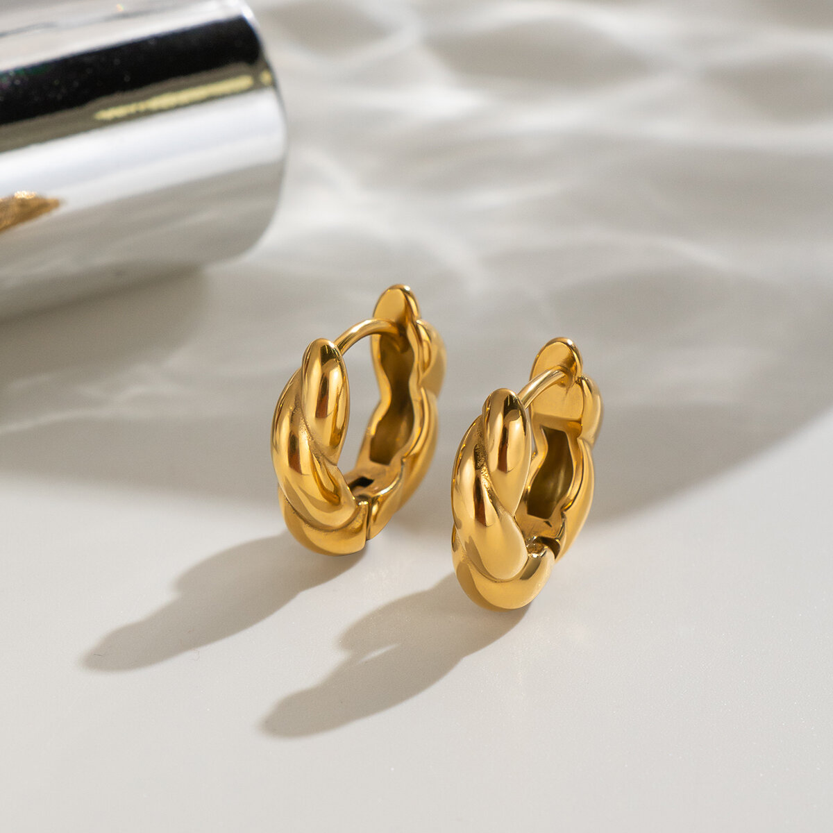 Classic Thread Pattern Stainless Steel Waterproof Gold Color Women's Hoop Earrings h5 Picture3