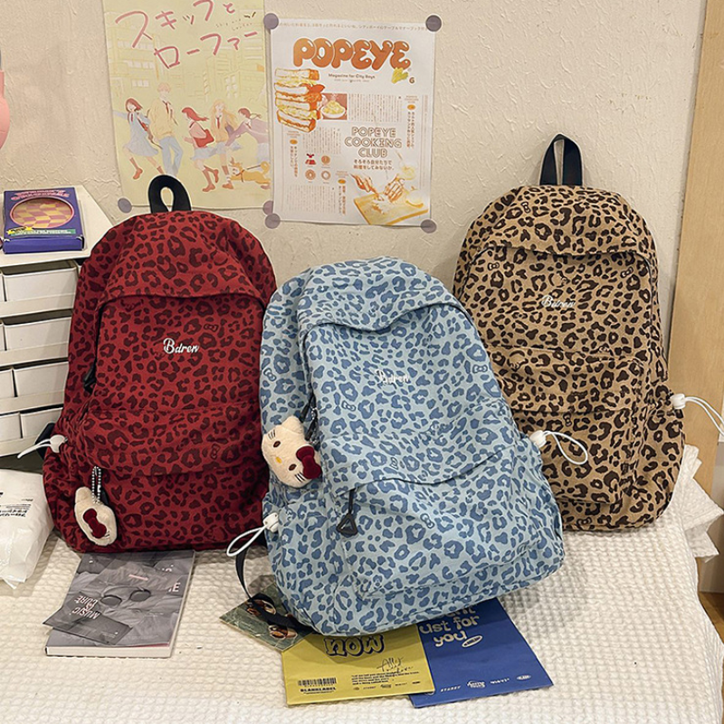 Lässiger Damenrucksack aus Canvas mit gestickten Buchstaben und Leopardenmuster Bild3