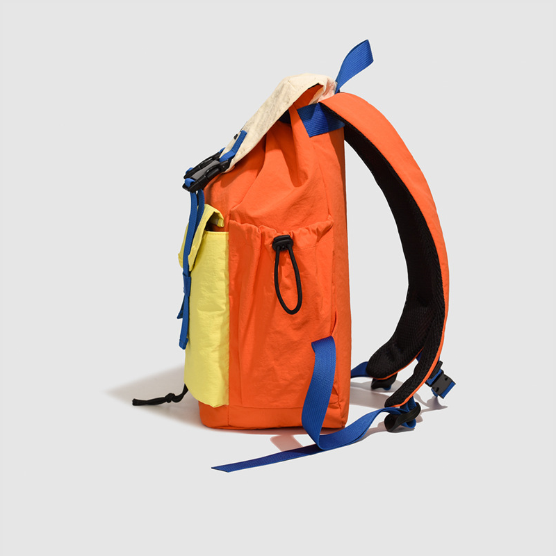 Sportlicher Patchwork-Rucksack aus Nylon für Damen in verschiedenen Farben Bild3