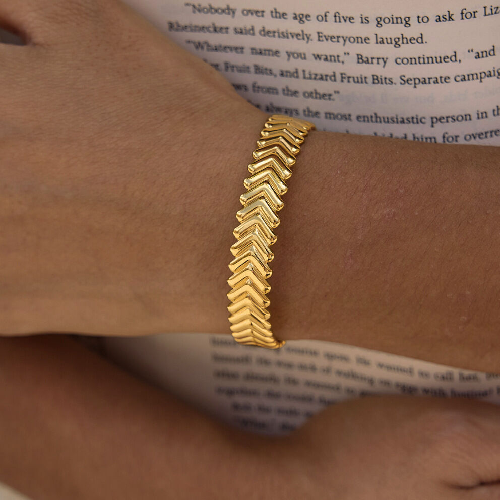 Arrow Pattern Stainless Steel Waterproof Gold Color Women's Cuff Bracelets