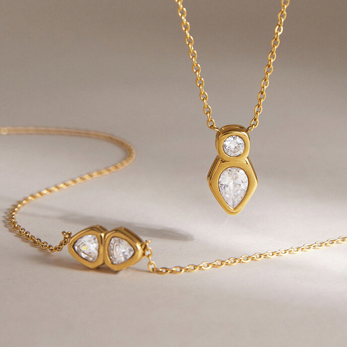 Collares Con Colgante Triangular De Acero Inoxidable Color Dorado, Elegante Forma Irregular, De La Serie Clásica. Imagen2