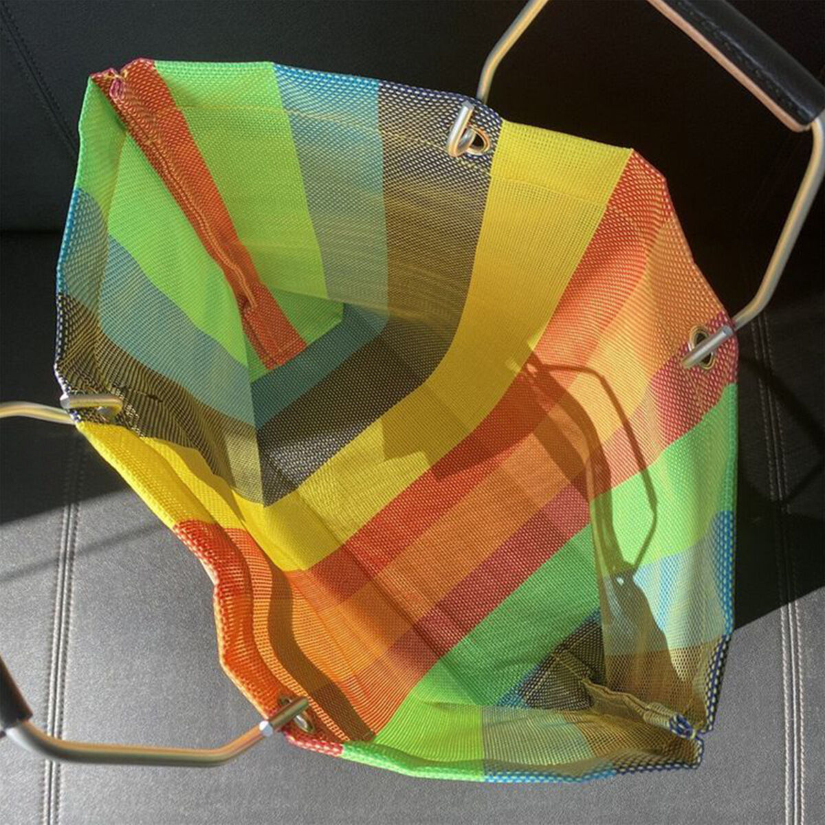 Bolsos De Mano Cuadrados Para Mujer, De Estilo Casual, Con Diseño De Rayas Tejidas, Calados Y En Colores Mixtos, Fabricados En Pvc. h5 Imagen4