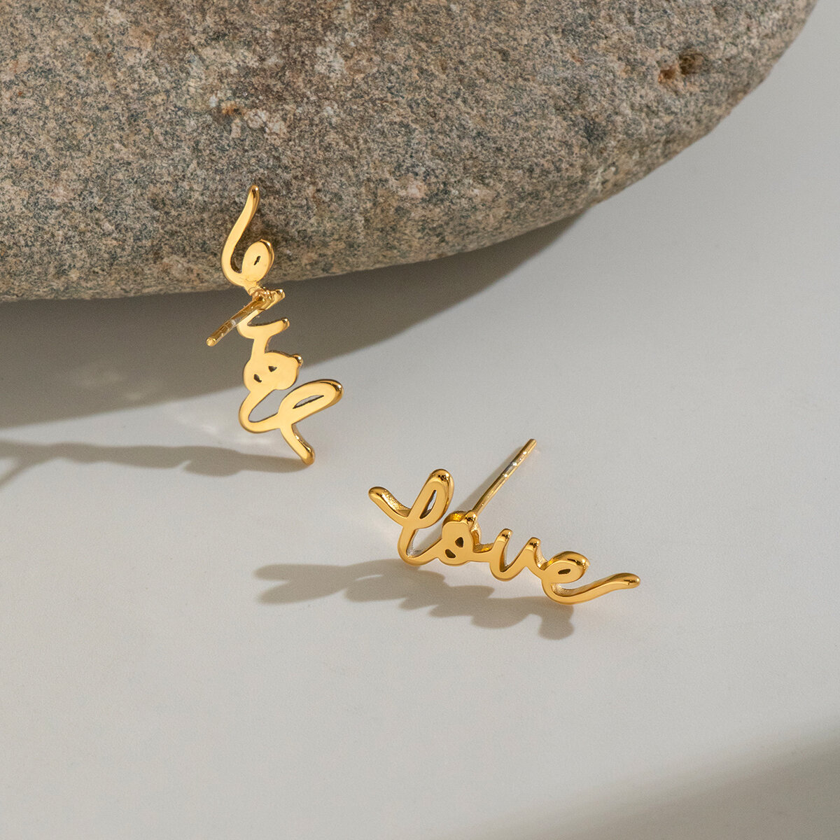 Boucles D'Oreilles Puces Pour Femmes En Acier Inoxydable Étanche En Forme De Cœur h5 Image5