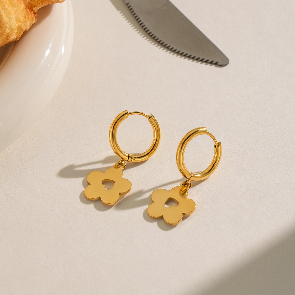 Boucles D'Oreilles Pendantes Pour Femme, En Acier Inoxydable, Couleur Or, En Forme De Fleur Et Étanches. Image3