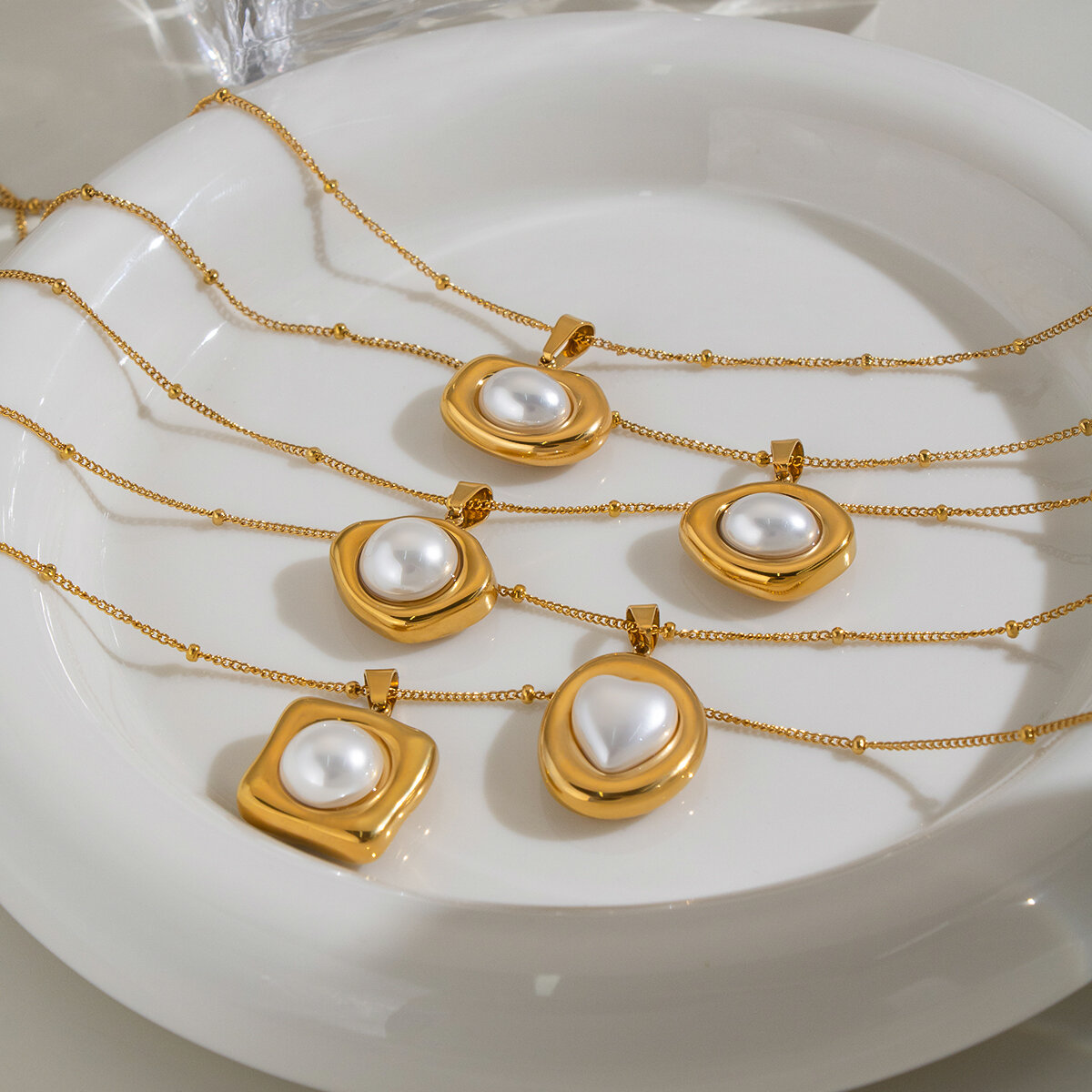 Colliers Pendentifs Pour Femmes En Acier Inoxydable De Forme Géométrique, Étanches, Couleur Or, Avec Perles Artificielles Image2
