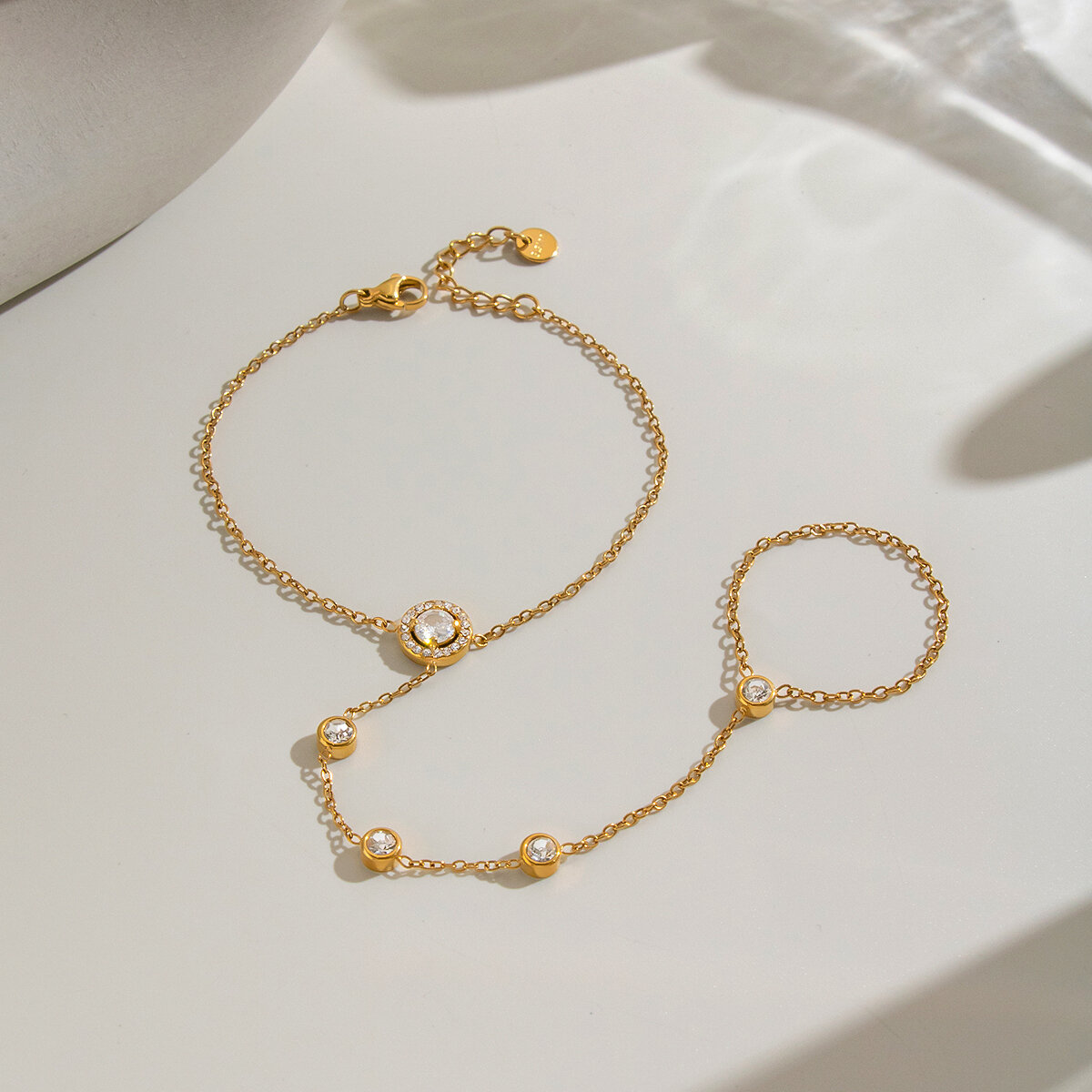Chaîne De Main Pour Femme En Acier Inoxydable Étanche Couleur Or Avec Zircon h5 Image4