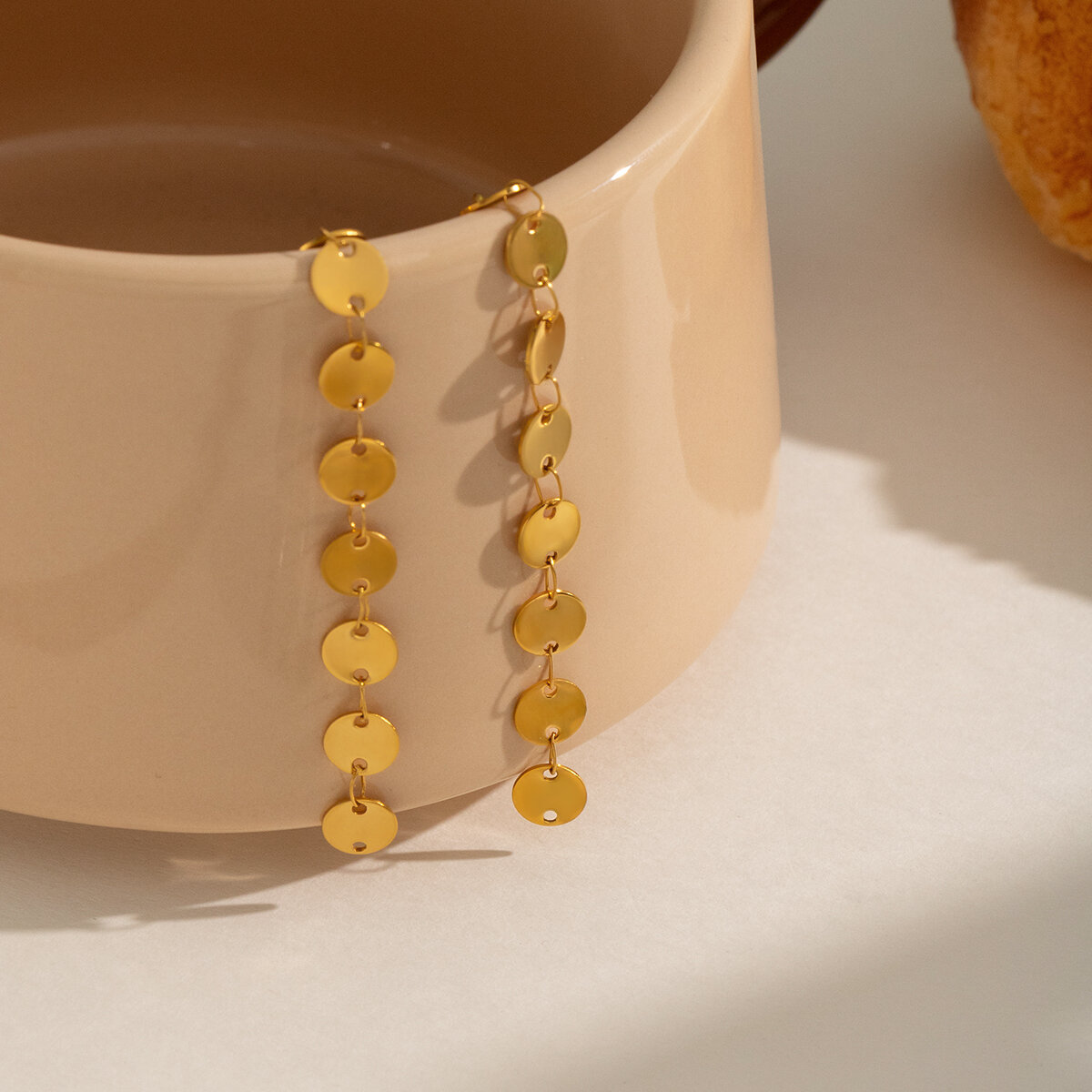 Boucles D'Oreilles Pendantes Pour Femmes, En Acier Inoxydable Imperméable, Couleur Or, Avec Pompon Image3