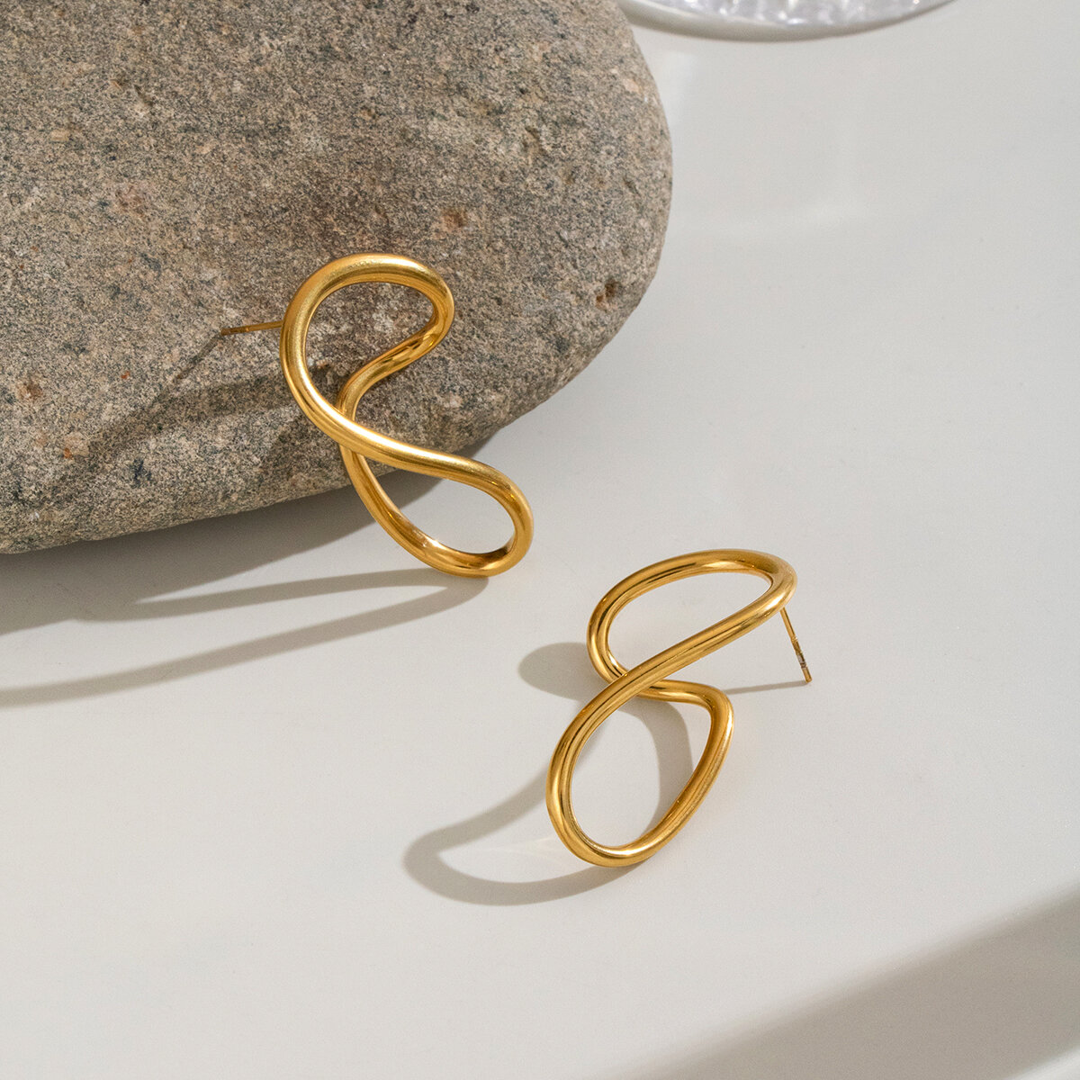 Boucles D'Oreilles Puces Pour Femmes, En Acier Inoxydable, Étanches, Couleur Or, Forme Irrégulière Image5