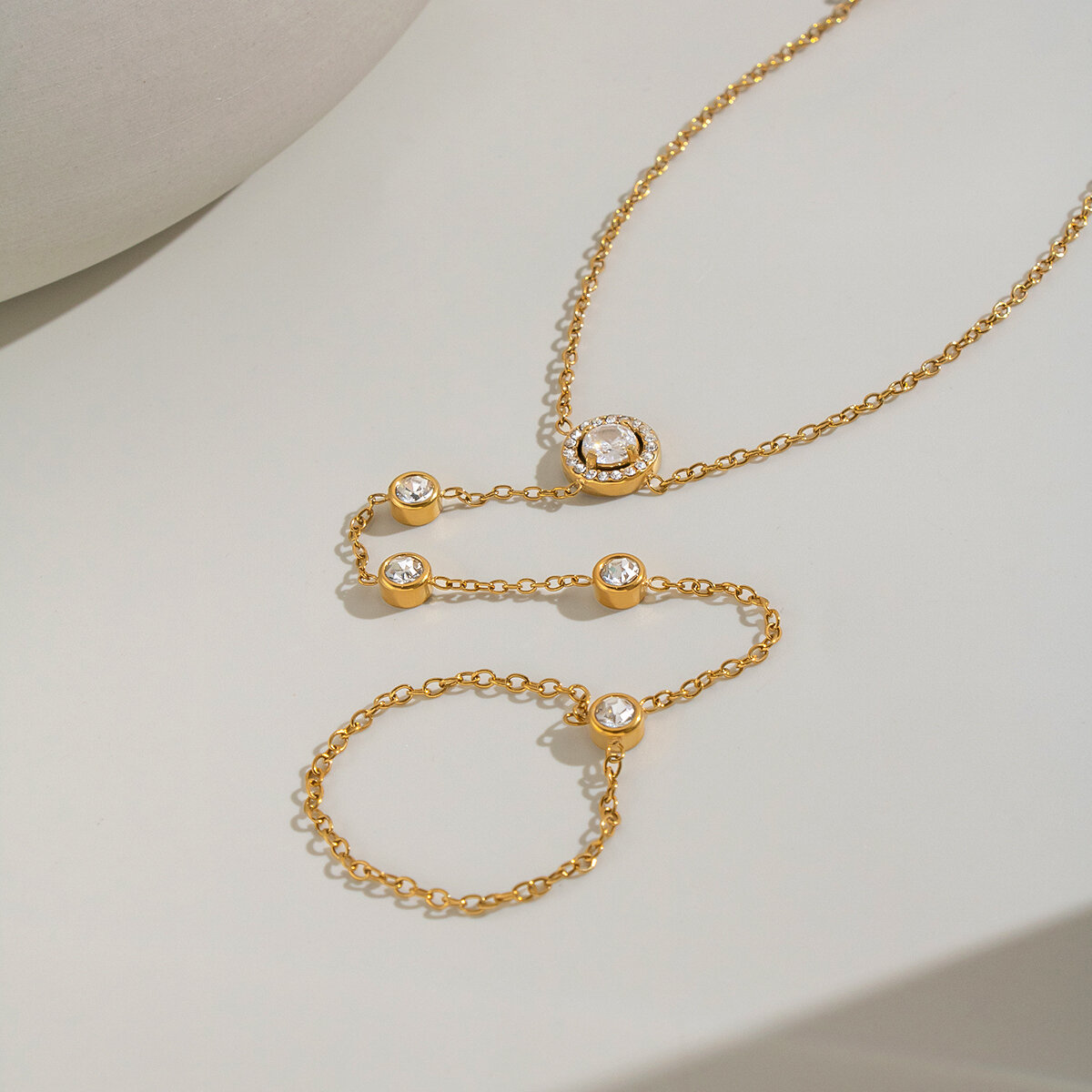 Chaîne De Main Pour Femme En Acier Inoxydable Étanche Couleur Or Avec Zircon Image3