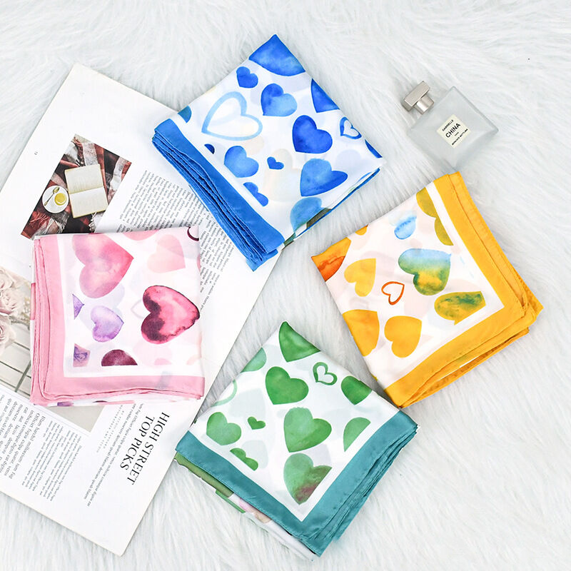 Simple Series Sweet Heart Solid Color Gradient Color Imitation Silk Summer Scarves Picture2