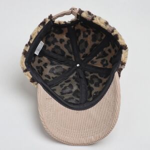 Simple Series Retro Leopard Print Corduroy Baseball Cap h5 Picture5