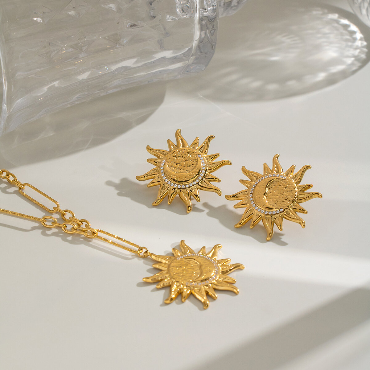 Conjunto De Collar Para Mujer De Acero Inoxidable Impermeable Con Forma De Sol Y Color Dorado. 2