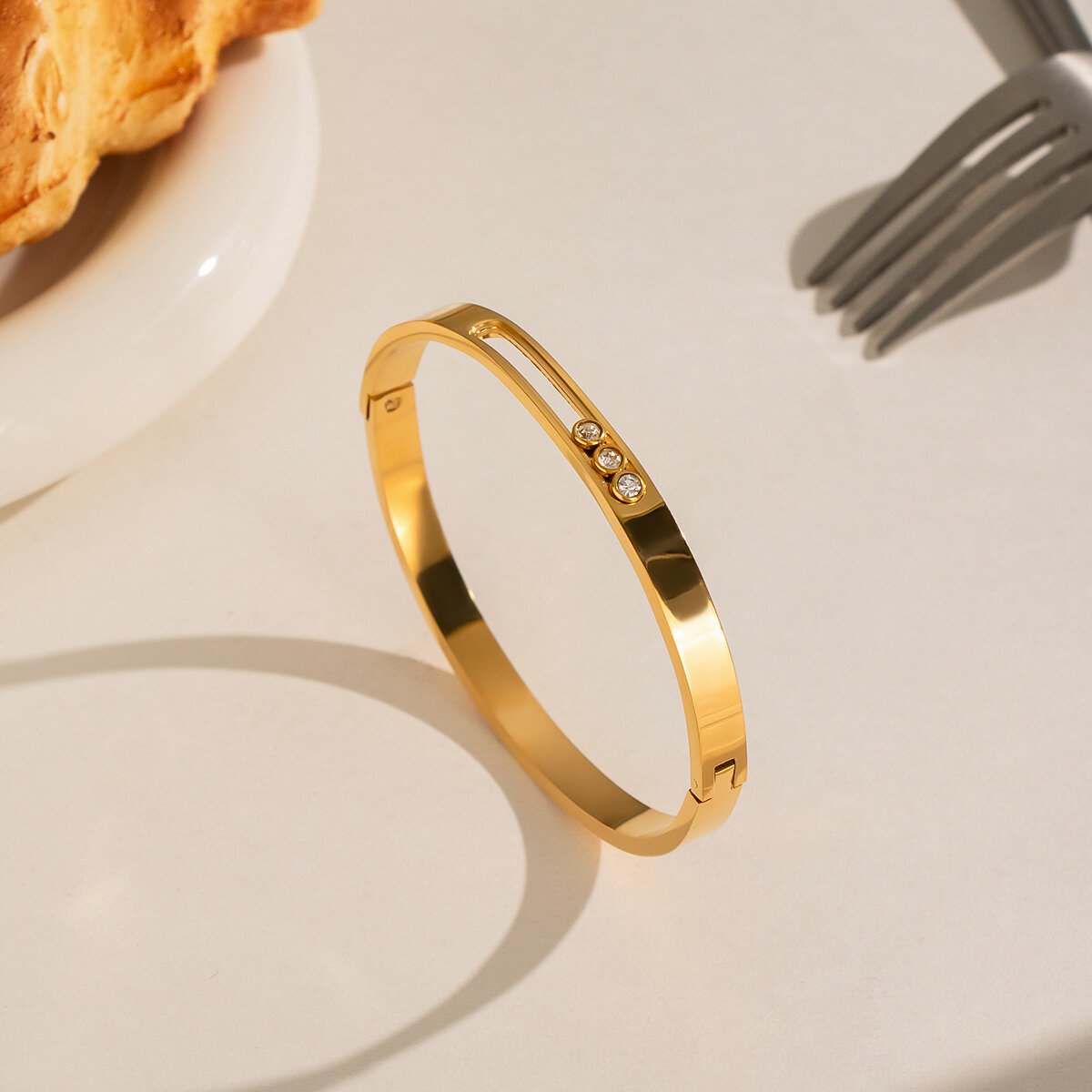 Bracelets Pour Femmes En Acier Inoxydable Étanche Couleur Or Avec Strass h5 Image4