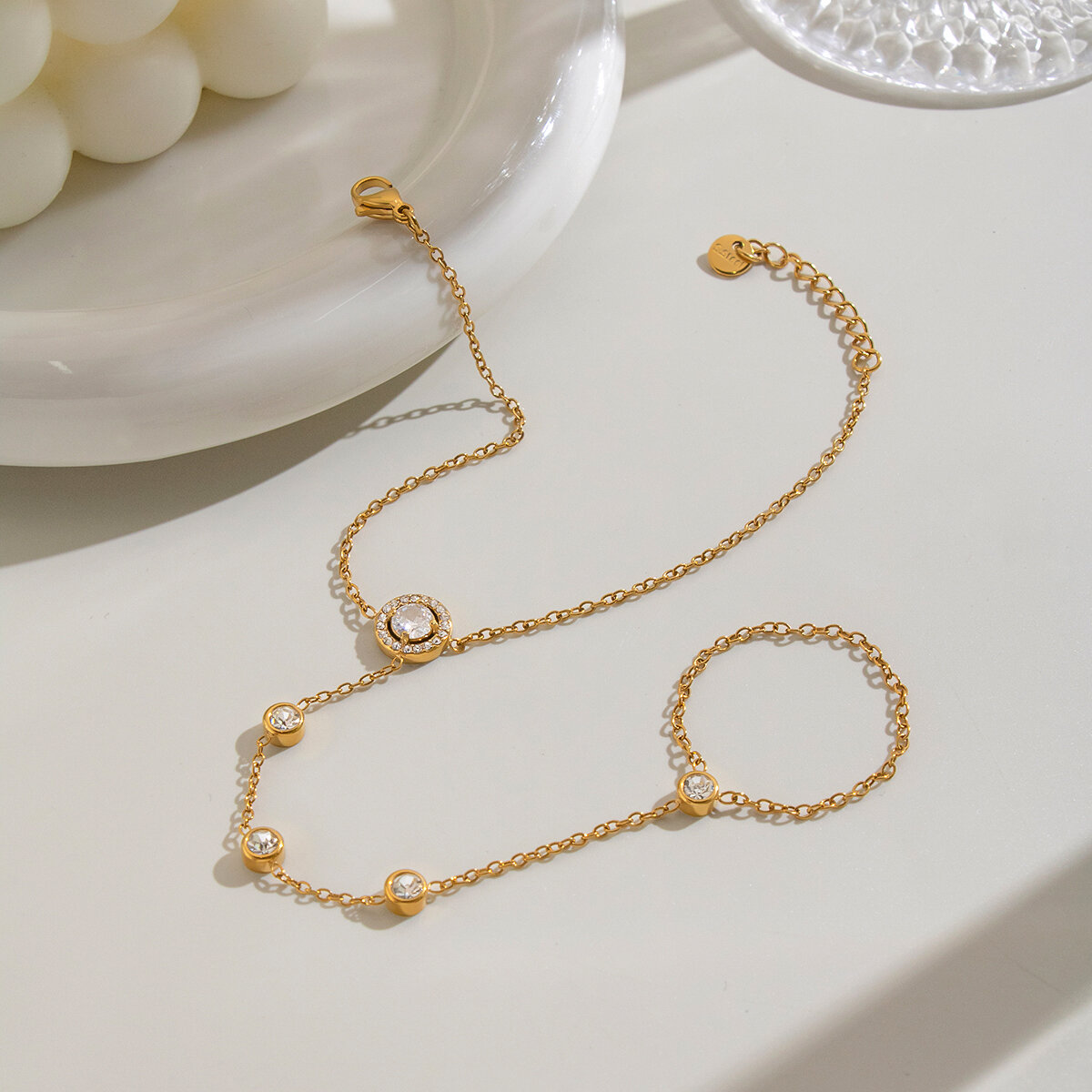 Chaîne De Main Pour Femme En Acier Inoxydable Étanche Couleur Or Avec Zircon h5 Image5