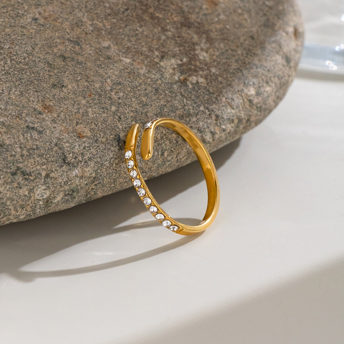 Bagues Minimalistes Pour Femmes En Acier Inoxydable Étanche Avec Strass h5 Image4