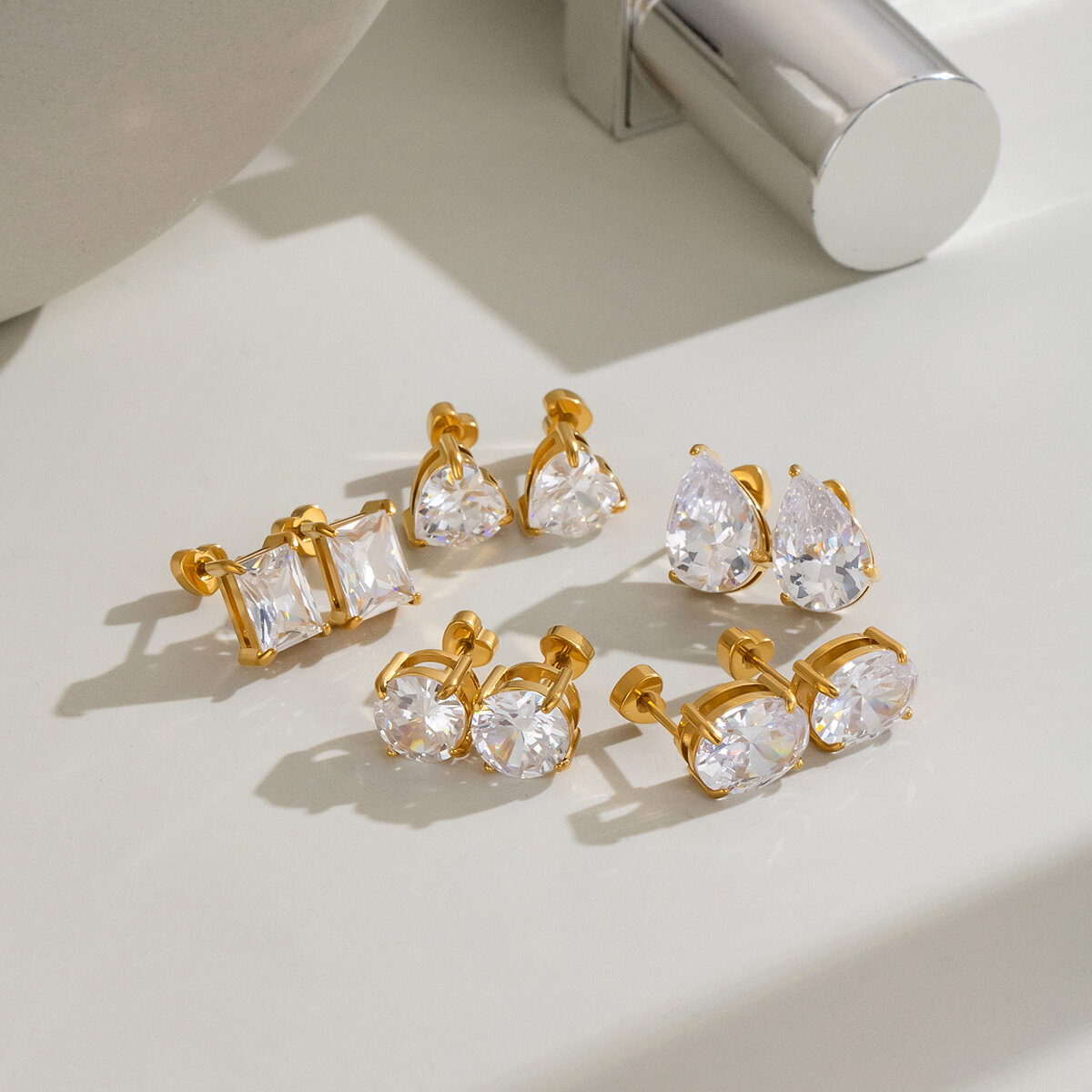 Boucles D'Oreilles Puces Pour Femmes En Acier Inoxydable Étanche, Couleur Or, Avec Zircon. Image3