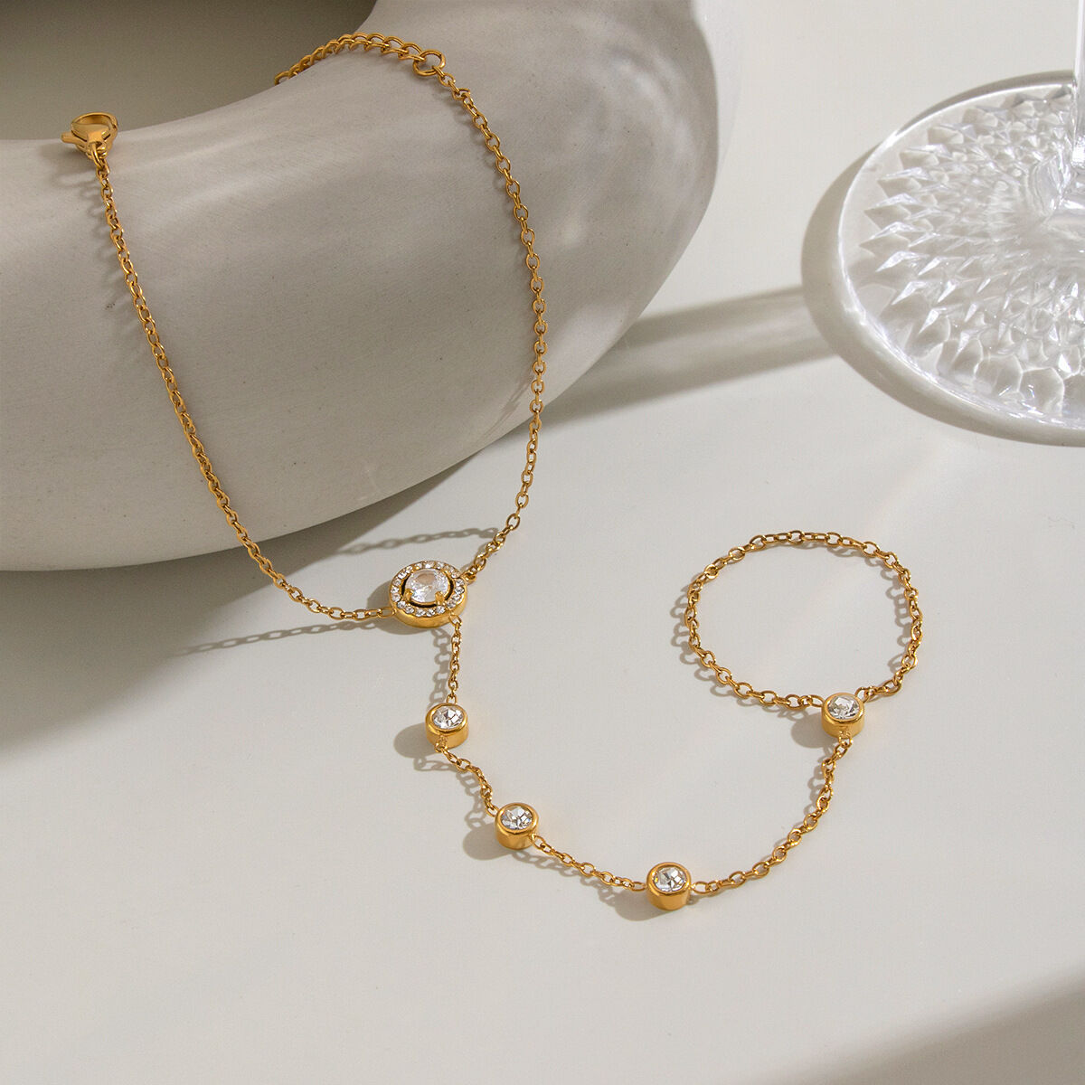 Chaîne De Main Pour Femme En Acier Inoxydable Étanche Couleur Or Avec Zircon