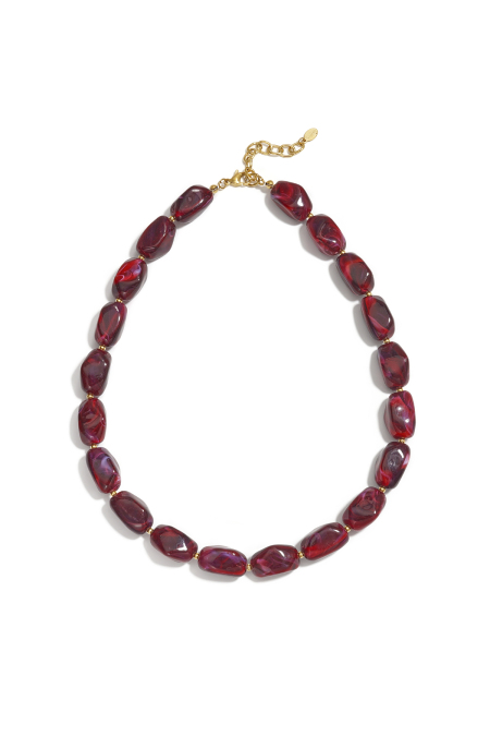 Necklace with organic beads