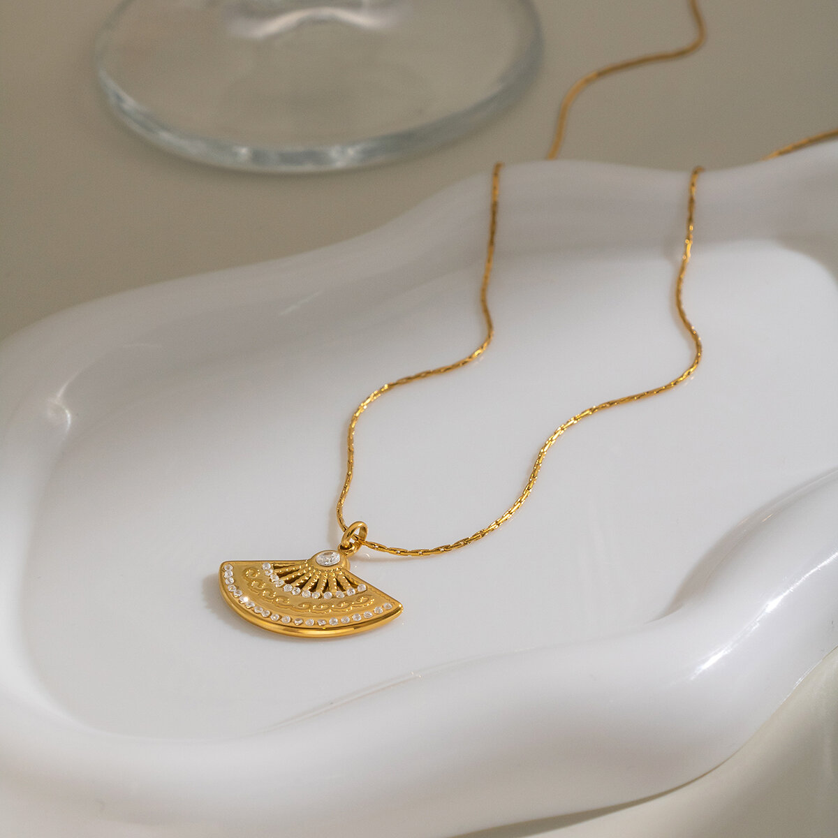 Simple Series Dagelijkse Ventilator Roestvrij Staal Waterdicht Goudkleurige Strass Hanger Damesketting h5 Afbeelding4