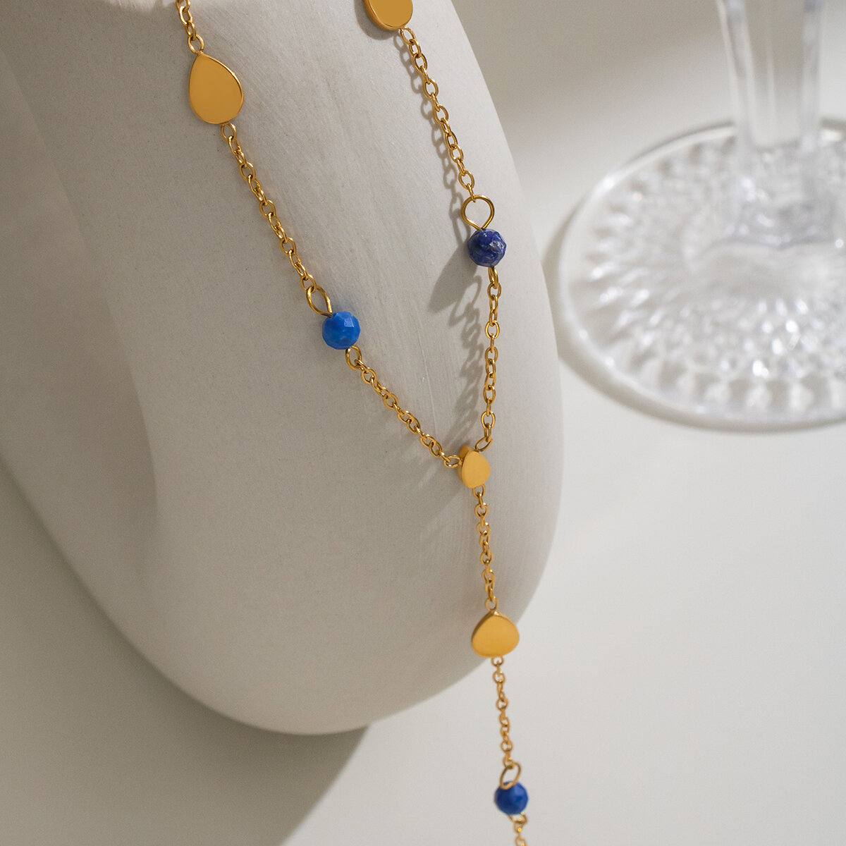Collana Da Polso Da Donna Simple Series Daily Dalla Forma Irregolare, In Acciaio Inossidabile Impermeabile Color Oro. Immagine3