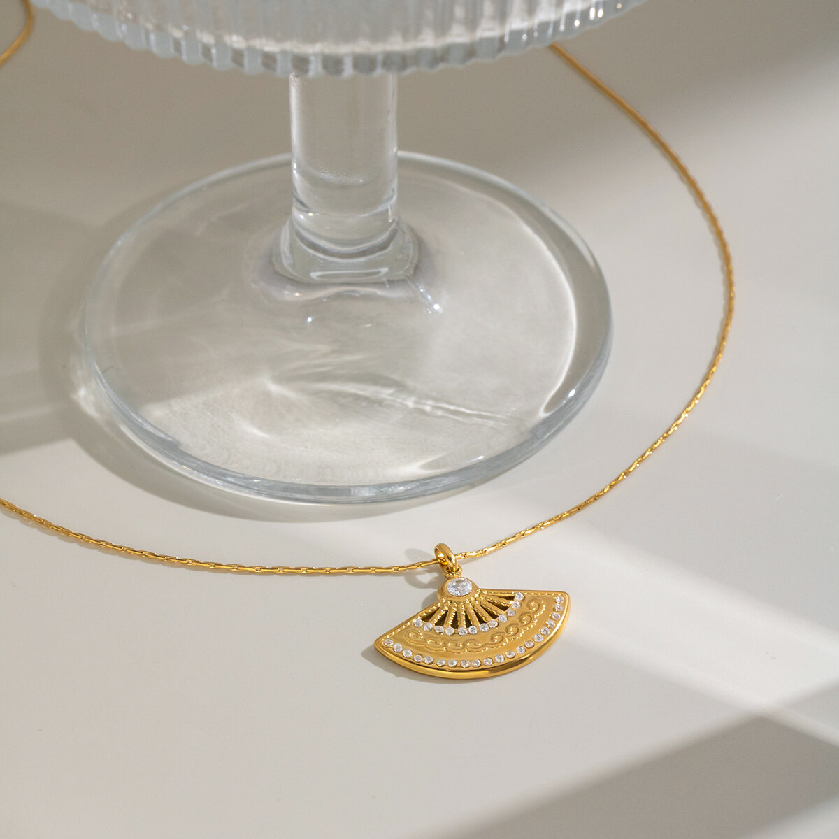 Simple Series Dagelijkse Ventilator Roestvrij Staal Waterdicht Goudkleurige Strass Hanger Damesketting h5 Afbeelding5