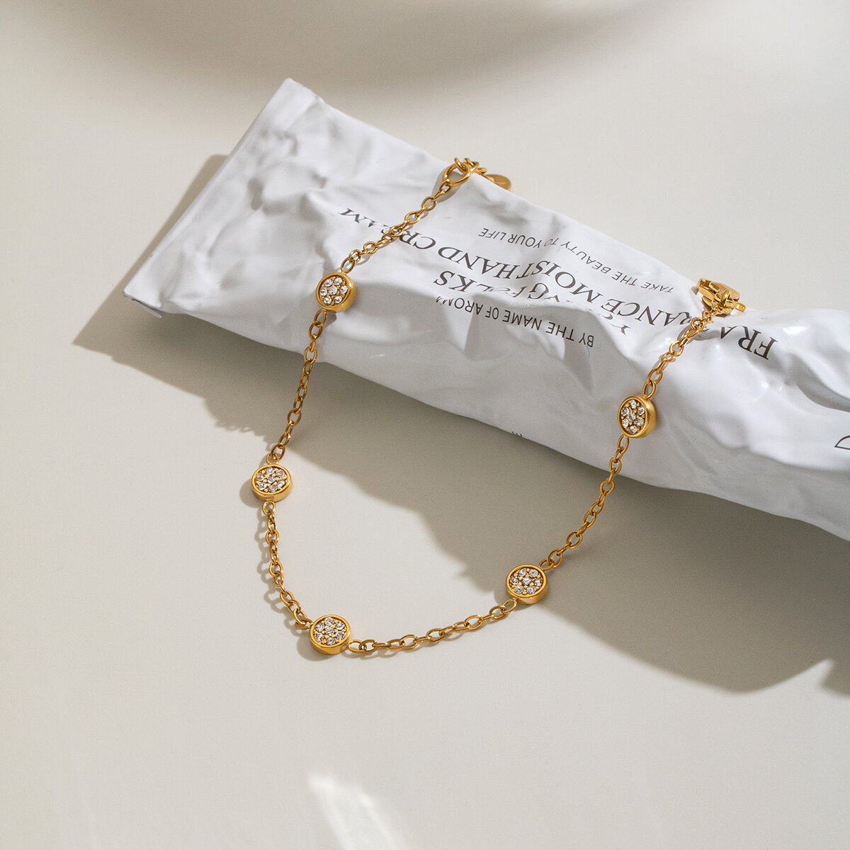 Braccialetti Da Donna Simple Series Daily Circle In Acciaio Inossidabile Impermeabile Color Oro Con Strass. h5 Immagine3