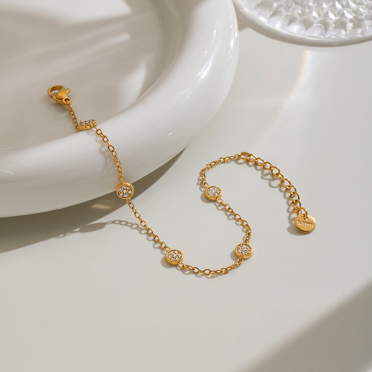 Braccialetti Da Donna Simple Series Daily Circle In Acciaio Inossidabile Impermeabile Color Oro Con Strass. h5 Immagine5