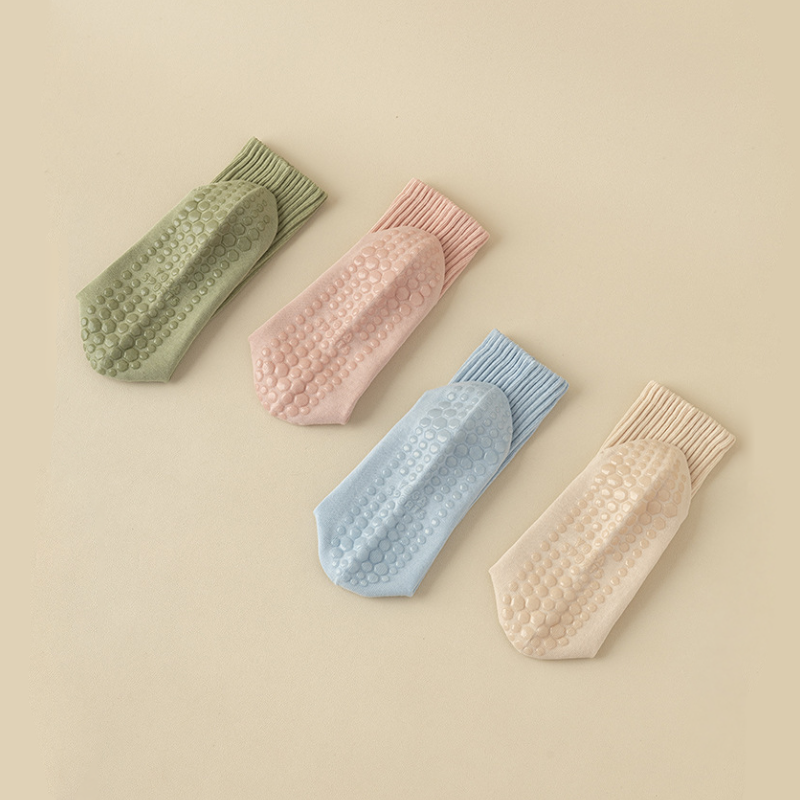 Slight Bounce Sporty Solid Color Yoga Mid-Calf Socks