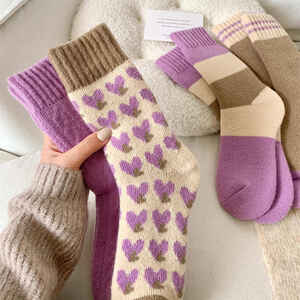 Slight Bounce Basic Stripes Color Clash Heart Mid-Calf Socks h5 Picture3