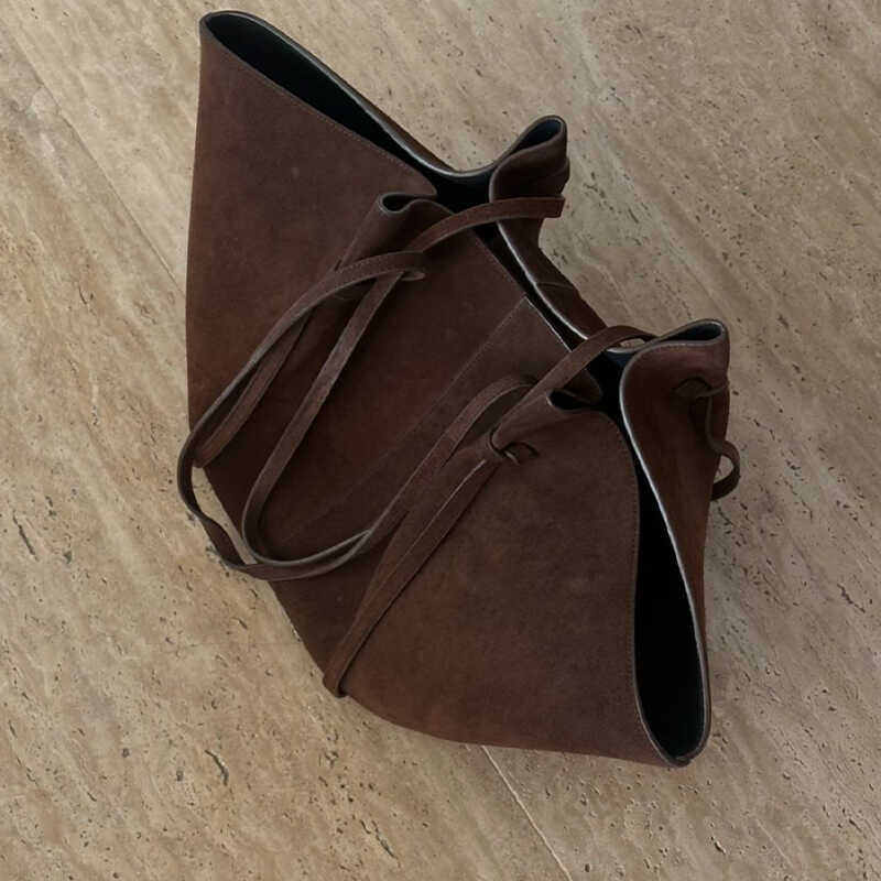 Casual Style None Solid Color Twist Suede Women's Trapezoid Shoulder Bags h5Picture4