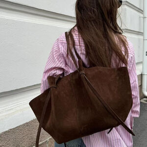 Casual Style None Solid Color Twist Suede Women's Trapezoid Shoulder Bags h5 Picture6