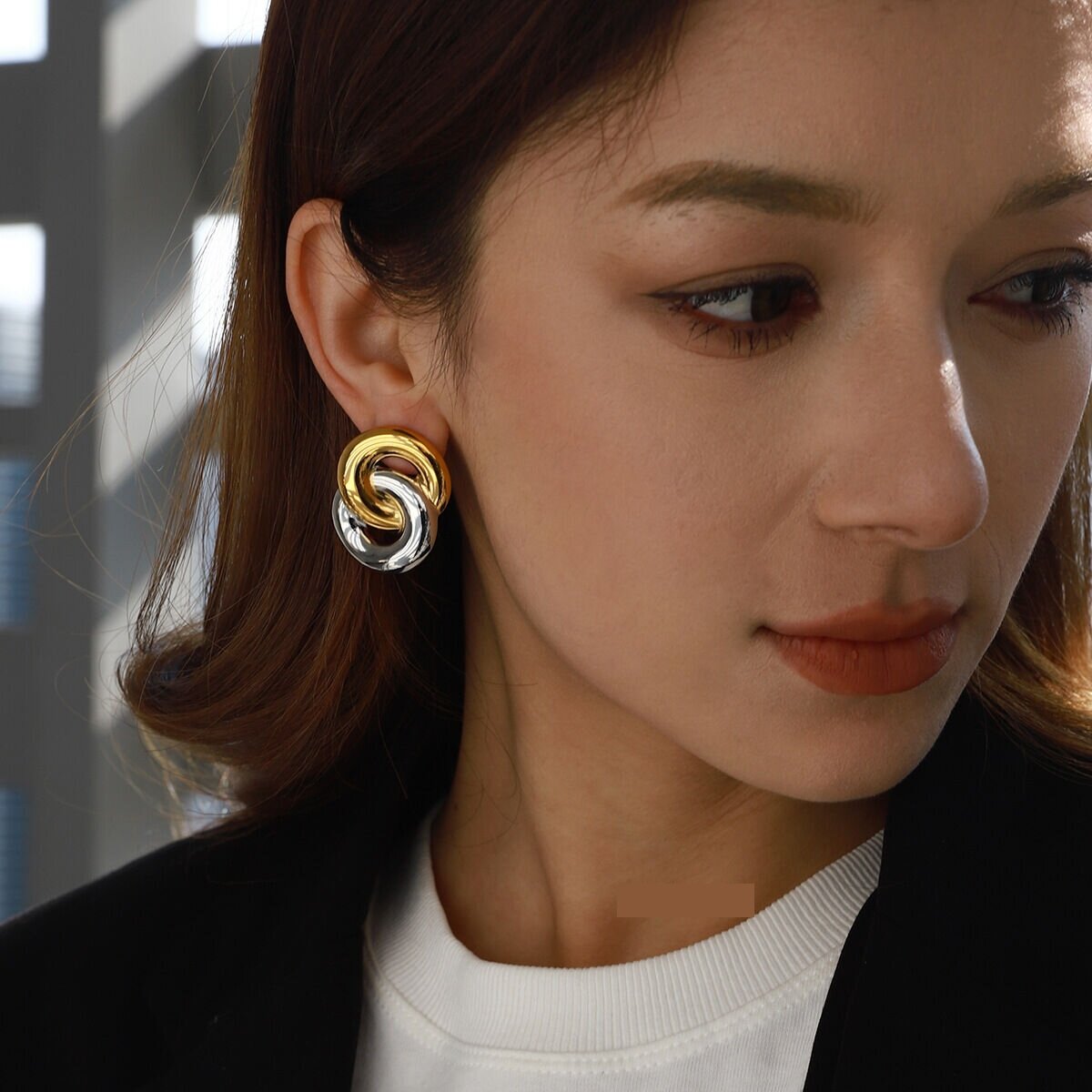 1 Paire De Boucles D'Oreilles Puces Pour Femme, Style Classique Moderne, Annulaires Superposées, En Acier Inoxydable Étanche, Couleur Or. h5 Image2