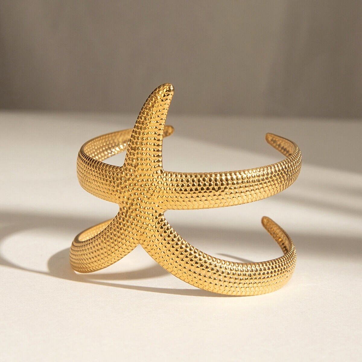 Bracelet Élégant En Acier Inoxydable Plaqué Or  Pour Femme, Série Simple, Motif Étoile De Mer 