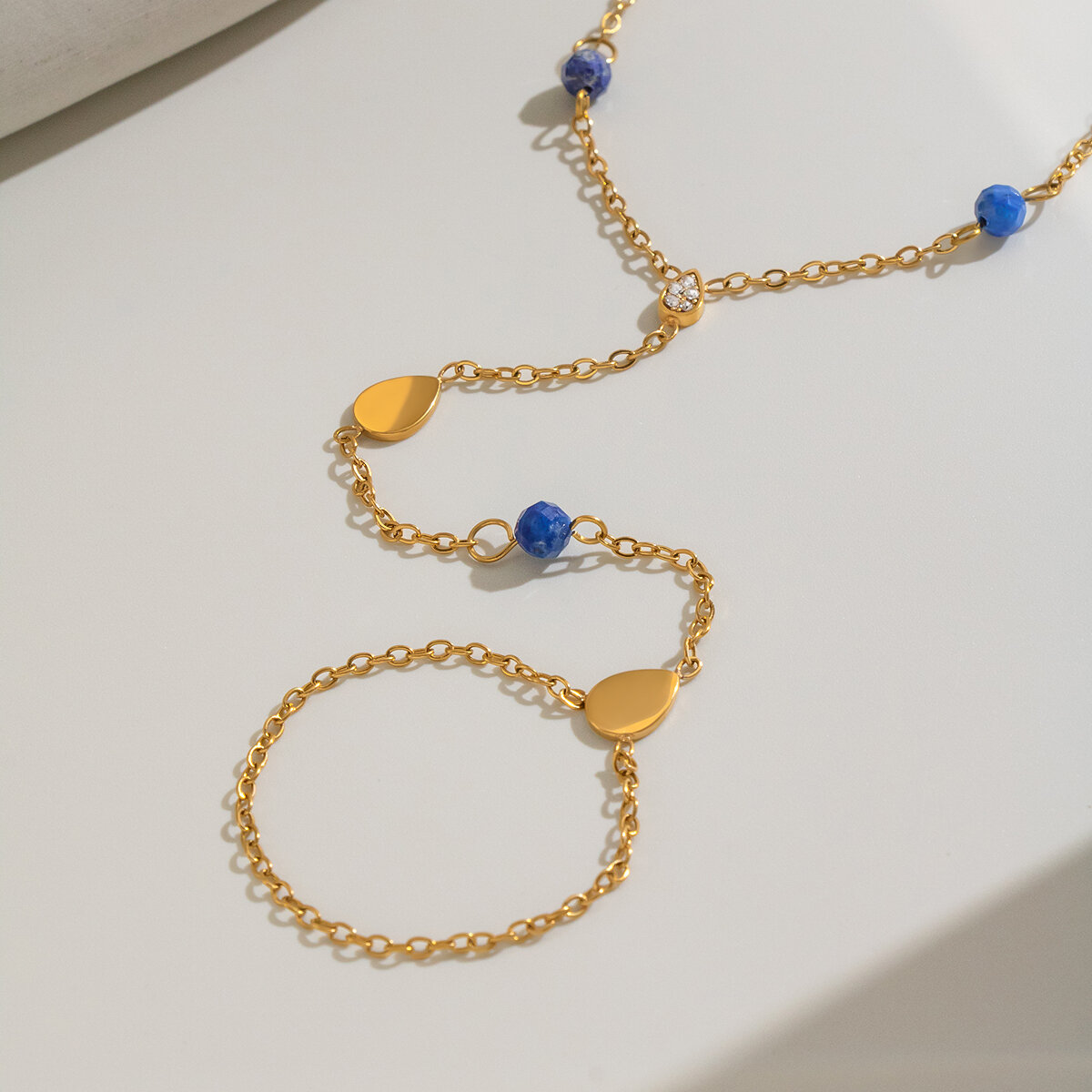 Tropfenförmige, Wasserdichte Edelstahl-Handkette In Goldfarbe Mit Natursteinen Für Damen h5 Bild2